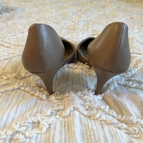 Size 8 heels - Picture 4 of 7